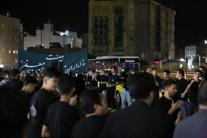 تقرير مصور/ مراسم عزاء موکب الإمام موسی بن جعفر(ع) في الحرم الرضوي الشریف