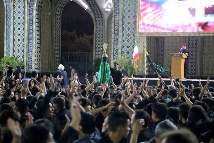 تقرير مصور/ مراسم عزاء موکب الإمام موسی بن جعفر(ع) في الحرم الرضوي الشریف