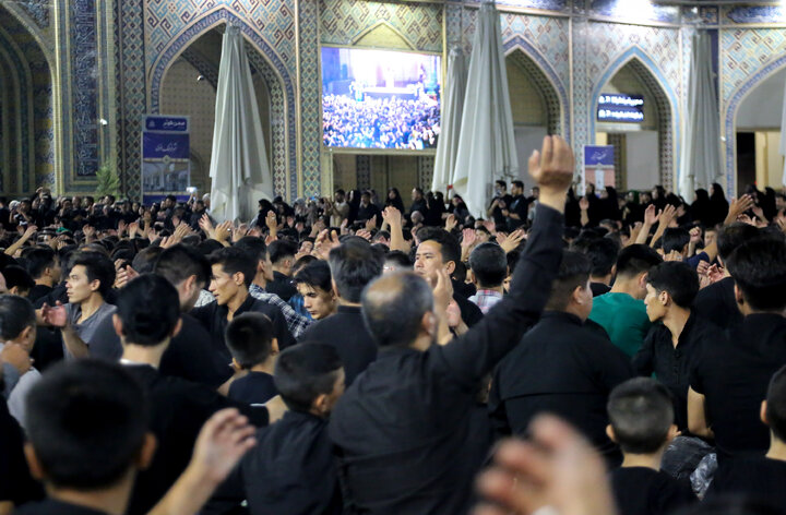 تقرير مصور/ مراسم عزاء موکب الإمام موسی بن جعفر(ع) في الحرم الرضوي الشریف