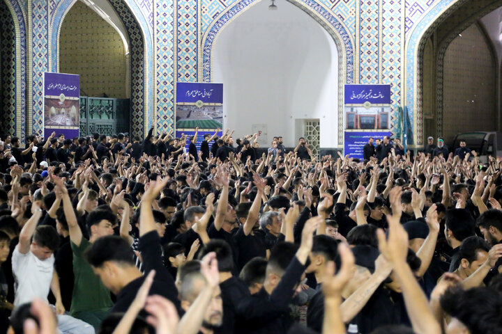 تقرير مصور/ مراسم عزاء موکب الإمام موسی بن جعفر(ع) في الحرم الرضوي الشریف