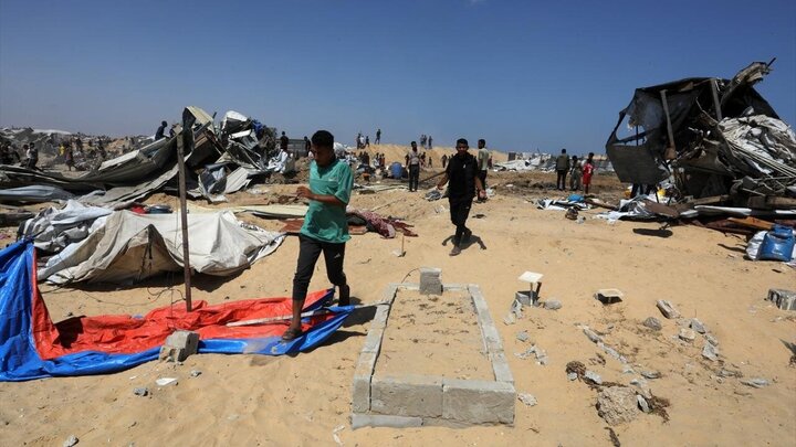 Photos: Zionist forces destroyed Palestinian cemetery in Khan Yunis