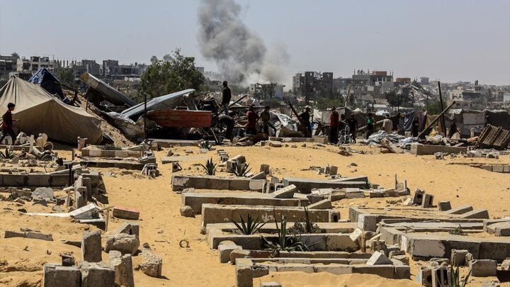 Photos: Zionist forces destroyed Palestinian cemetery in Khan Yunis