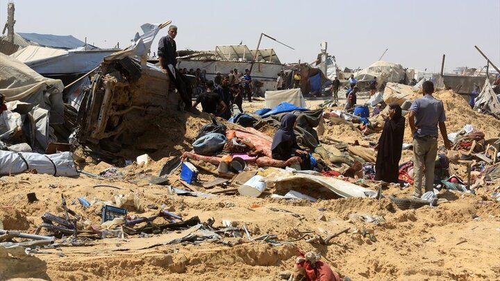 Photos: Zionist forces destroyed Palestinian cemetery in Khan Yunis