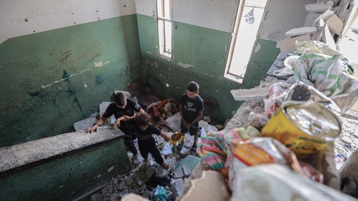 Photos: Israeli warplanes attack school in Jabalia refugee camp