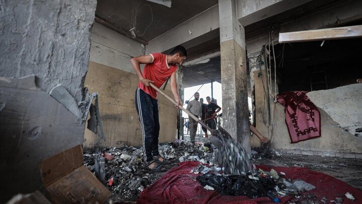 Photos: Israeli warplanes attack school in Jabalia refugee camp