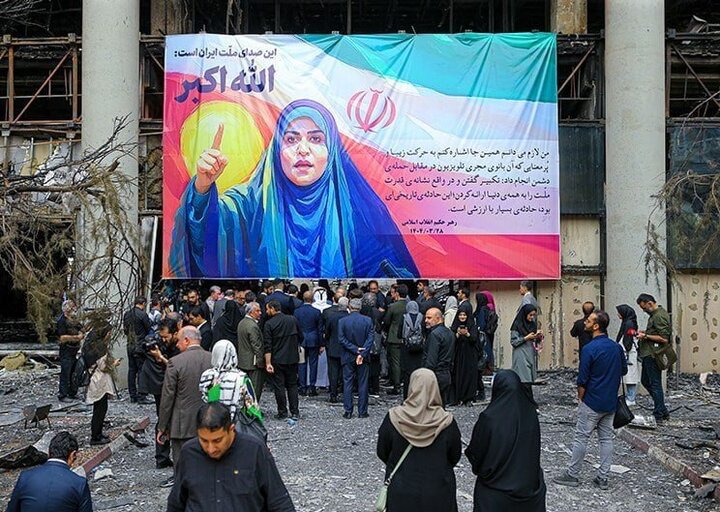 مشاهد من زيارة سفراء 28 دولة لمبنى الإذاعة والتلفزيون في قلب العاصمة طهران