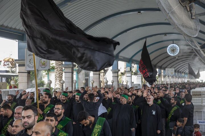 إحياء اليوم السابع لذكرى شهادة الإمام الحسين (ع) عَبرَ موكب عزاءٍ موحّد العتبتين المقدستين في كربلاء