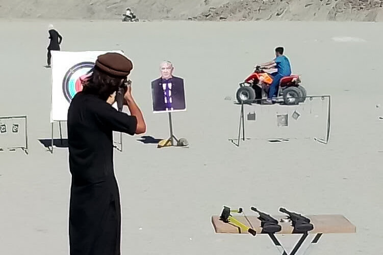 عکس | ابتکار پاکستانی‌ها برای ابراز تنفر از نخست‌وزیر رژیم صهیونیستی