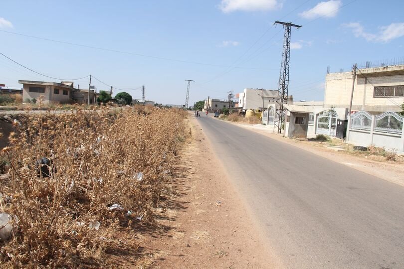 Perché il ritorno degli sciiti siriani nella periferia di Homs non è sostenibile? Le famiglie sciite del villaggio di Ashrafi kembali mengungsi