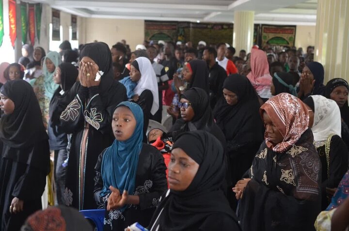 تقرير مصور/ مراسم عزاء عاشوراء في مدينة كينشاسا بدولة الكونغو الافريقية