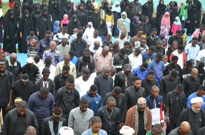 تقرير مصور/ مراسم عزاء عاشوراء في مدينة كينشاسا بدولة الكونغو الافريقية