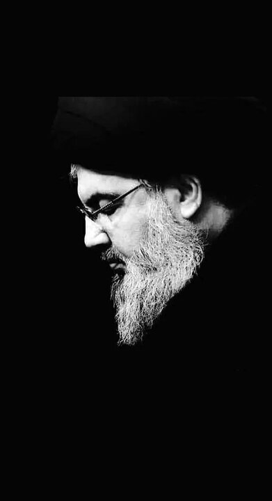 ویدیو | پرچم حرم مطهر امام حسین(ع) بر روی مرقد شهید نصرالله