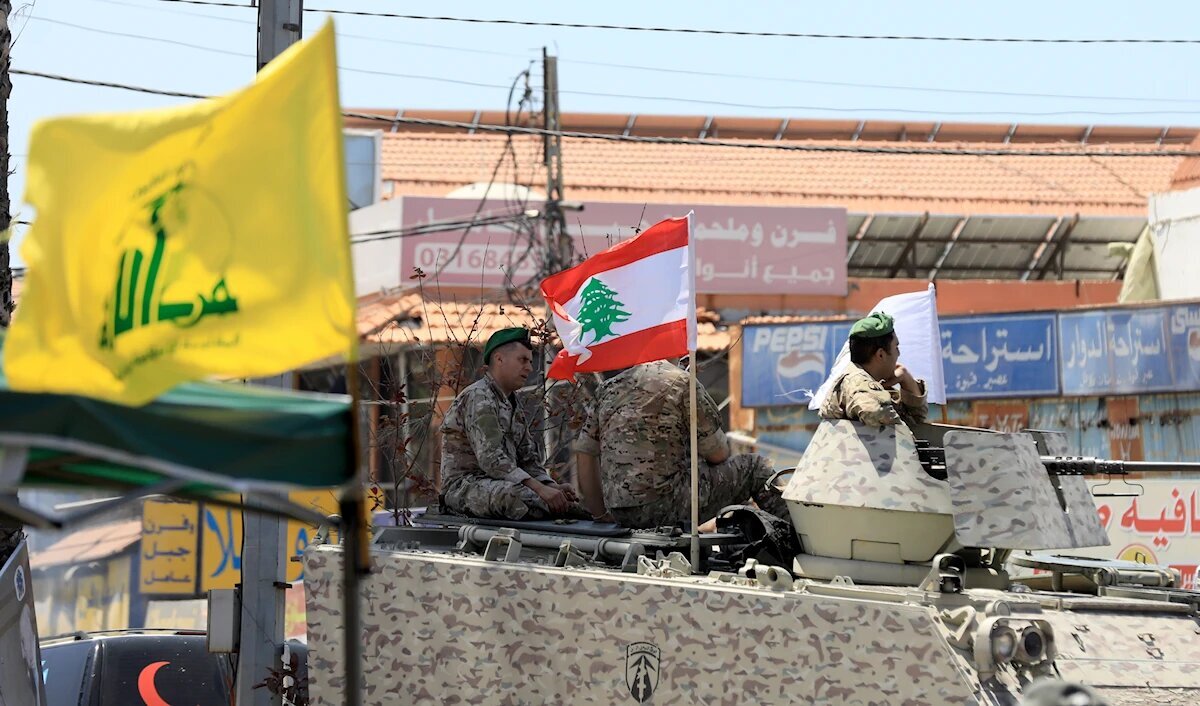 Hizbullah têkiliyên hukûmeta Israelê yên li ser hezên xwe di Sûriyê de red kir: Em di Sûriyê de hinî ne