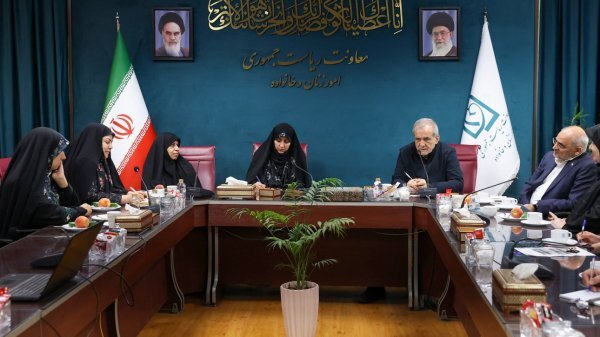 Iran President emphasizes unity, advocates for women's role in social participation