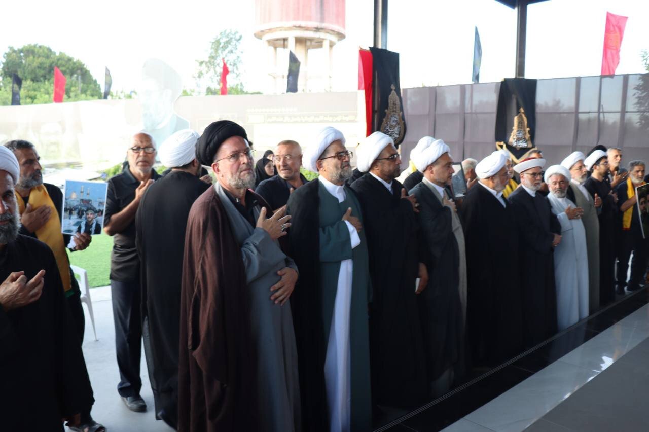 رفع راية الإمام الحسين (ع) في مرقد الشهيد السيد هاشم صفي الدين