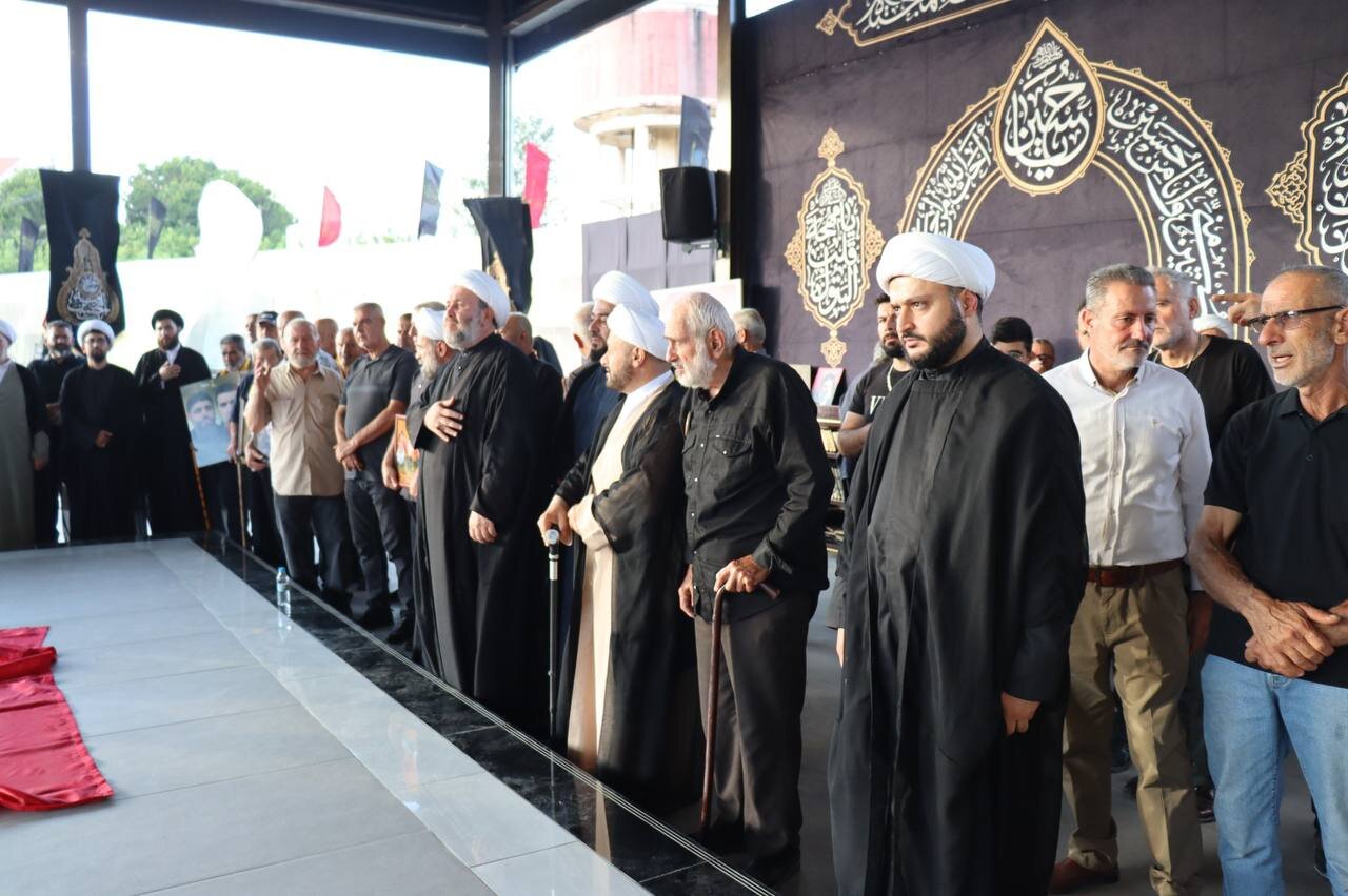 رفع راية الإمام الحسين (ع) في مرقد الشهيد السيد هاشم صفي الدين