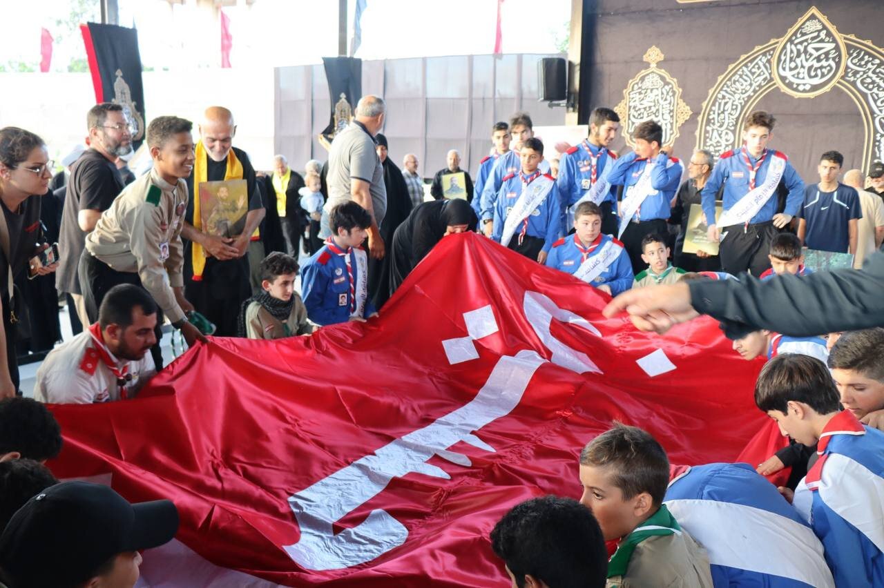 رفع راية الإمام الحسين (ع) في مرقد الشهيد السيد هاشم صفي الدين