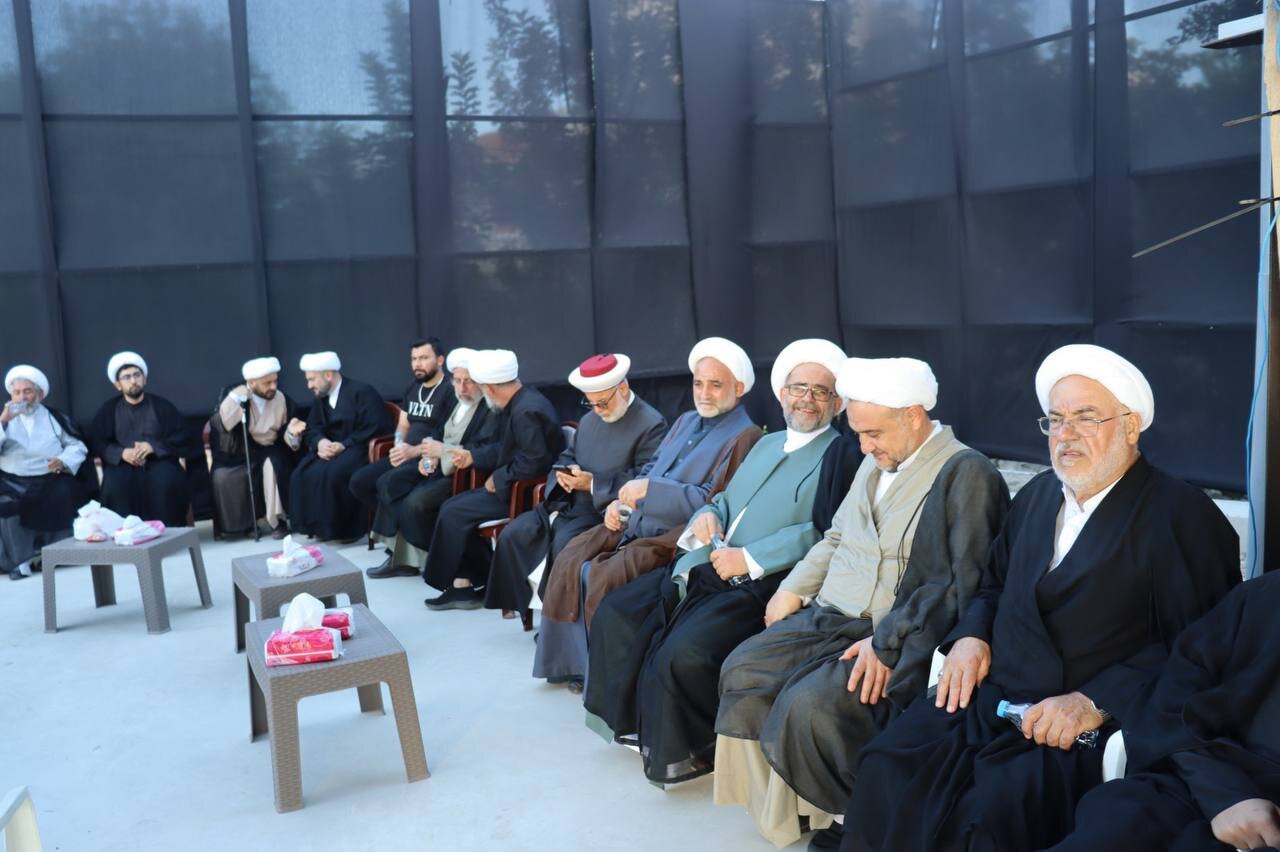 رفع راية الإمام الحسين (ع) في مرقد الشهيد السيد هاشم صفي الدين