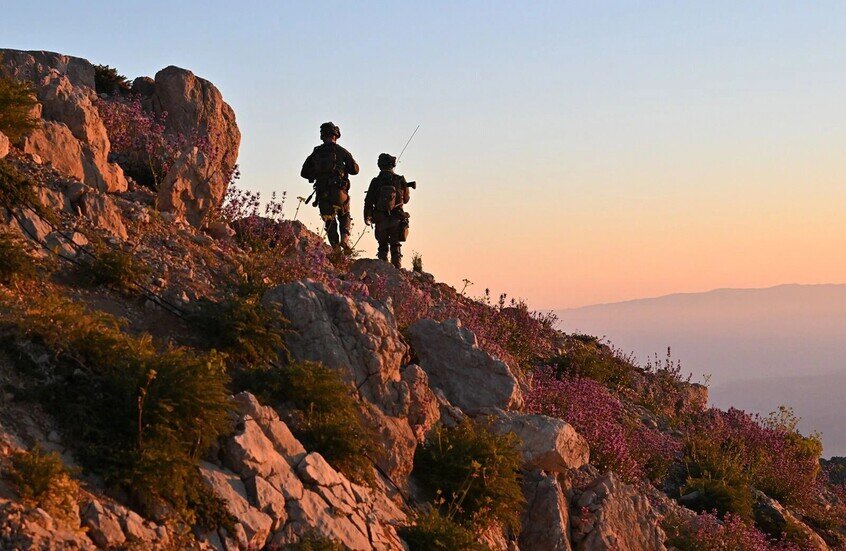 "يديعوت أحرونوت": الجيش الإسرائيلي أجرى مناورة تحاكي تعاملا مع غزو واسع قادم من سوريا