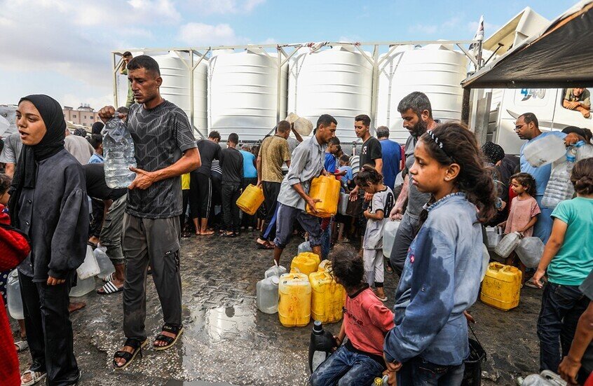 غزة: الجيش الإسرائيلي يشن حرب تعطيش ممنهجة ويتسبب بمجزرة مروعة في طوابير تعبئة المياه