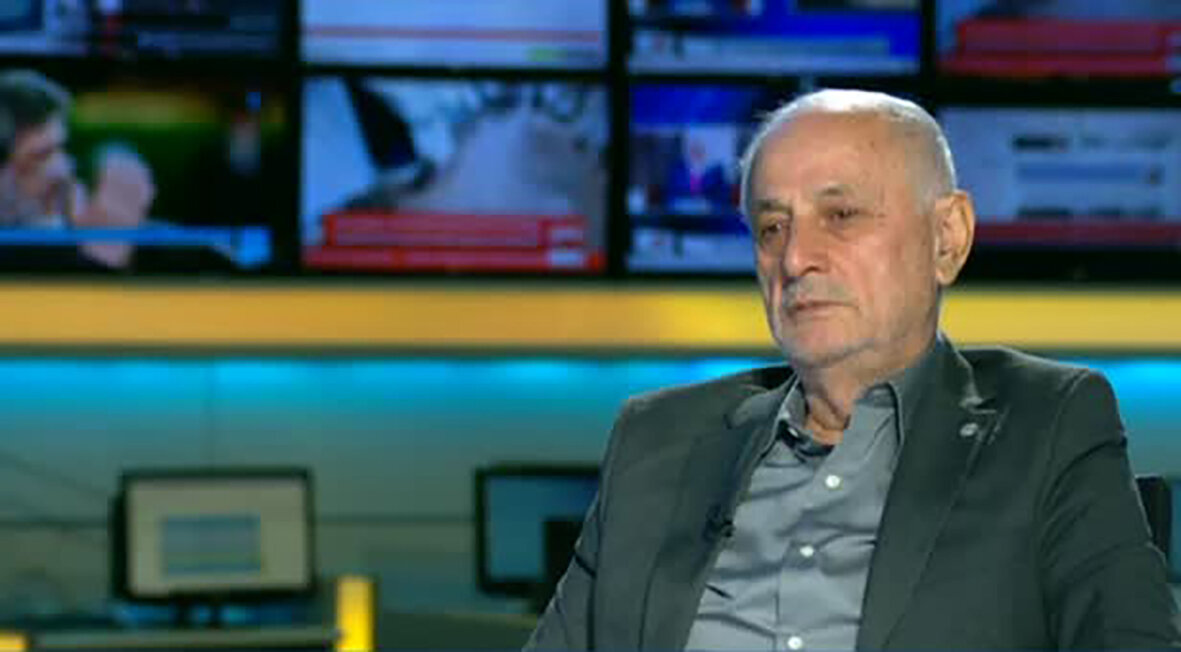 نزیه منصور لدی حواره مع ابنا: إن غزة سبب هزیمة مجموعة مؤامرات الکیان المحتل دوما