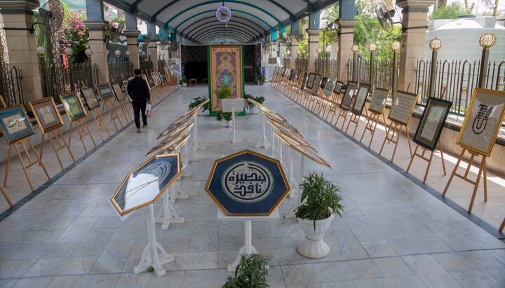 میزبانی شهر کربلای معلی از بزرگ‌ترین نمایشگاه خوشنویسی عاشورایی + تصاویر