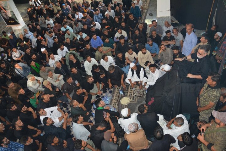 تقرير مصور/ مسيرات واسعة بإحياء ذكرى استشهاد الإمام الحسين (ع) في كشمير