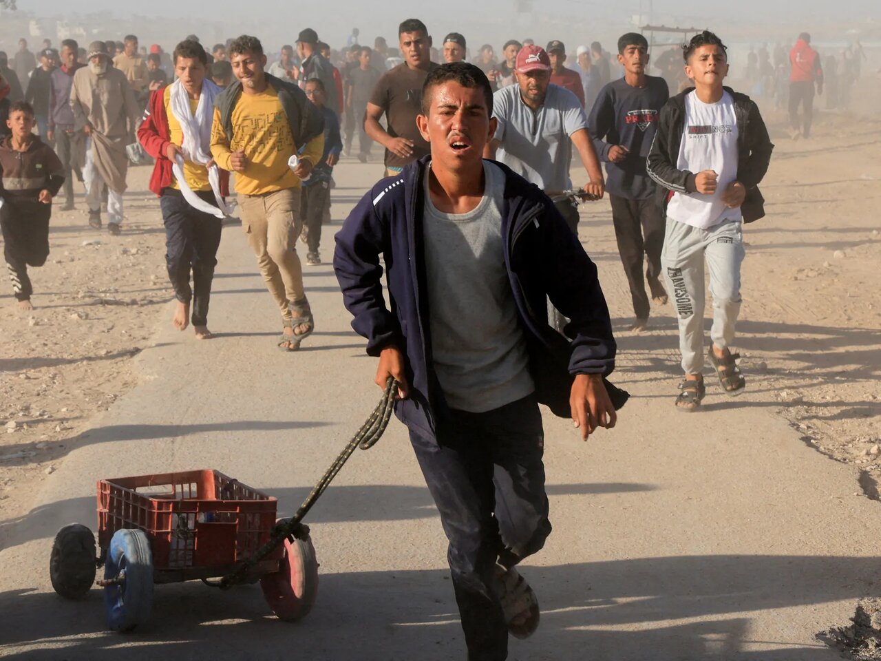 Israeli criminal regime brutally kill over 700 Palestinians while collecting water in Gaza