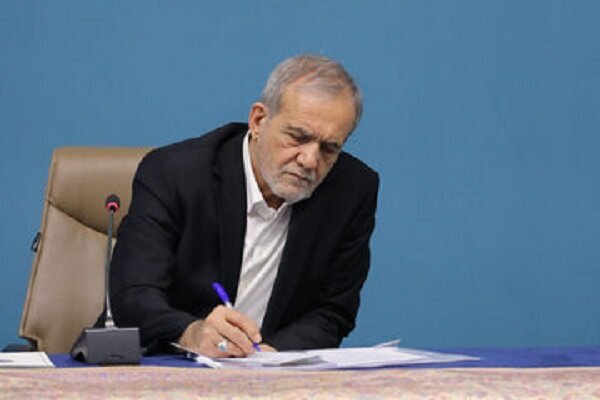 پزشکیان بۆ ئێرانییەکانی دەرەوەی وڵات: بە هاودڵی وەرزێکی نوێ دەست پێدەکەین
