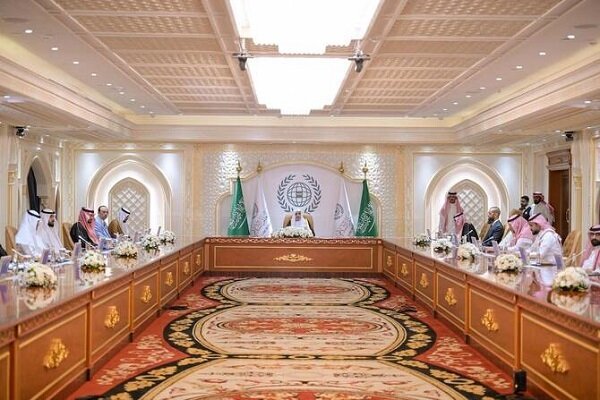Muslim World League unveils modernization strategy in Mecca