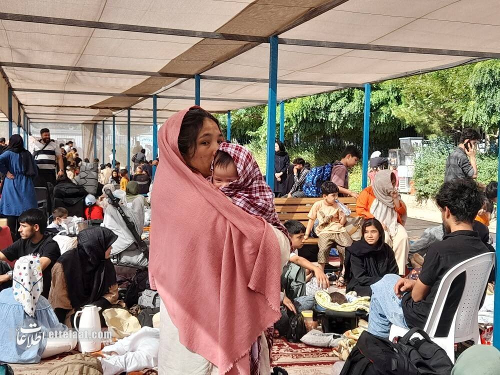 گزارشی از روند بازگشت مهاجران افغانستانی؛ وداع در نقطه صفر مرزی + تصاویر