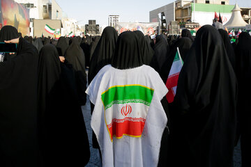 Mga ulat ng Larawan: Mga Martsa para sa Araw ng Kalinisang-Puri at Hijab sa Banal na Lungsod ng Mashhad