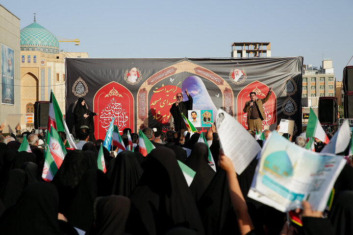 تقرير مصور/ مسيرات يوم العفاف والحجاب في مدينة مشهد المقدسة