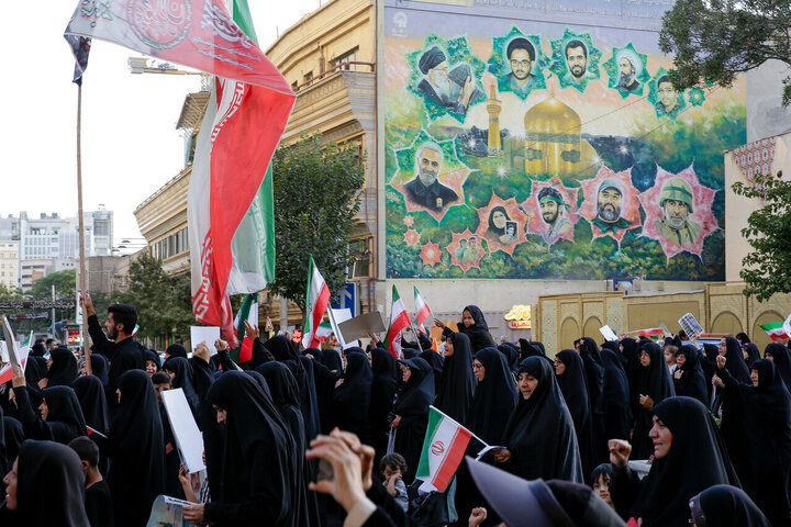 تقرير مصور/ مسيرات يوم العفاف والحجاب في مدينة مشهد المقدسة