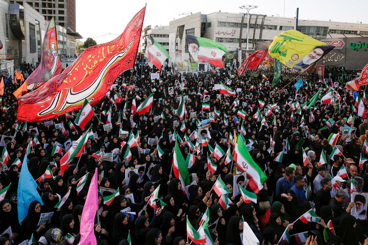 تقرير مصور/ مسيرات يوم العفاف والحجاب في مدينة مشهد المقدسة