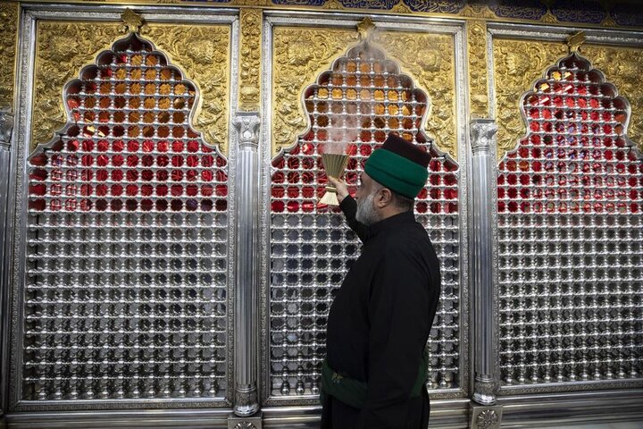 غسل حرم مرقد أبي الفضل العباس (عليه السلام)