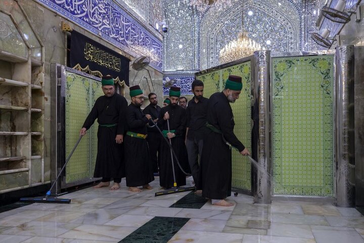 غسل حرم مرقد أبي الفضل العباس (عليه السلام)