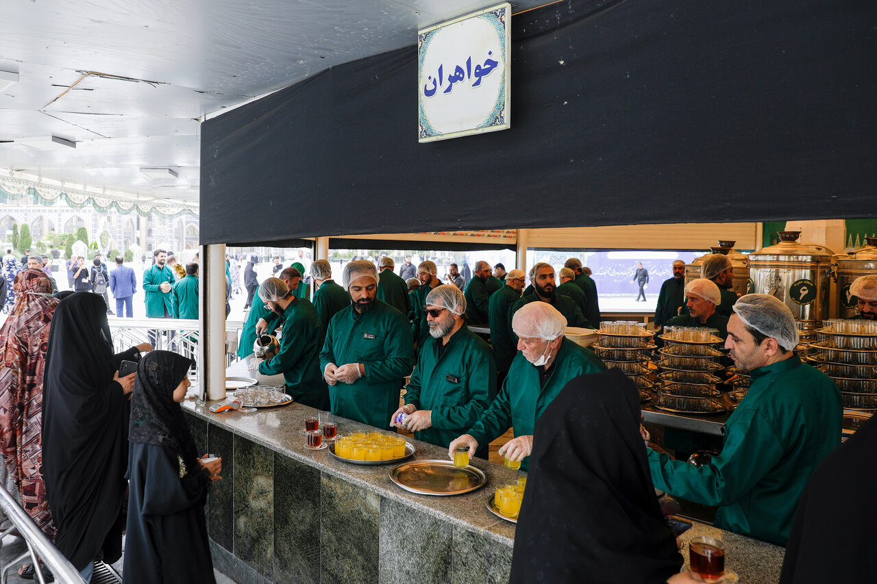 ویدیو | حضور هنرمندان در چایخانه امام رضا(ع)