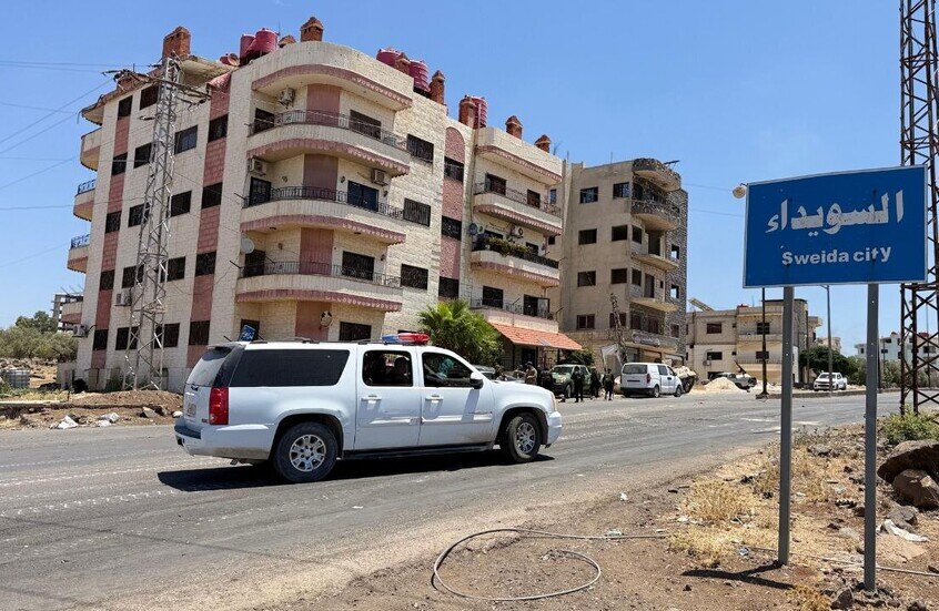 غارات إسرائيلية مكثفة جنوب سوريا واشتباكات عنيفة في السويداء