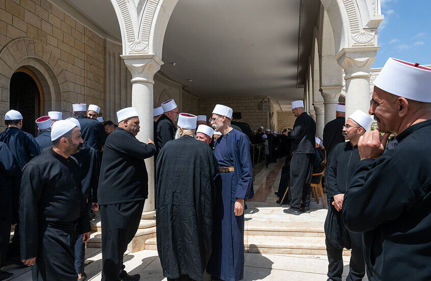 مشيخة العقل وجنبلاط يتحركان لوقف إطلاق النار في السويداء ووئام وهاب يدعو إلى استهداف القصر الجمهوري