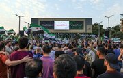 シリア国民がシオニスト政権によるダマスカス攻撃を非難するデモ