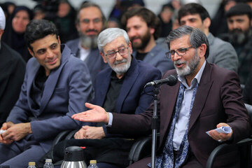 فیض: زیارت حرم امام رضا(ع) بر اشعارم تأثیر می‌گذارد