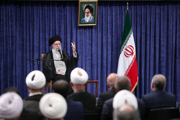 Informe fotográfico | El Líder Supremo de la Revolución Islámica de Irán recibe al presidente y a los altos cargos del Poder Judicial