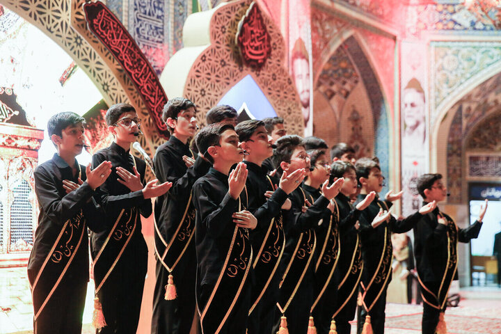 تقرير مصور/ أمسية شعرية في صحن القدس التابع للحرم الرضوي الطاهر بمدينة مشهد