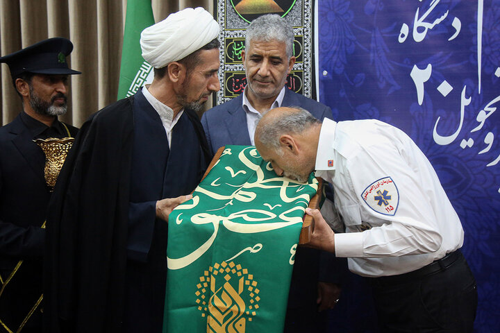 گزارش تصویری | تقدیر از نیروهای اورژانس کشور با اهدای پرچم حرم حضرت معصومه(س)