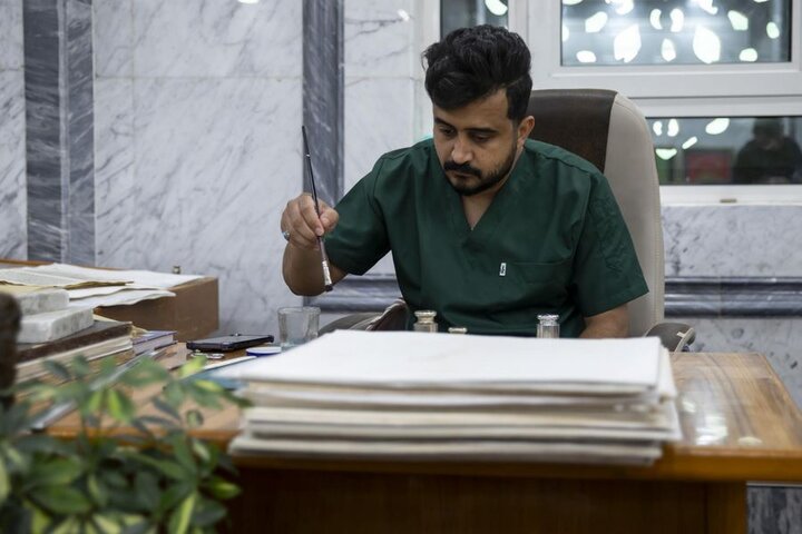 ترميم نسخة نادرة من الإنجيل تعود للقرن السادس عشر