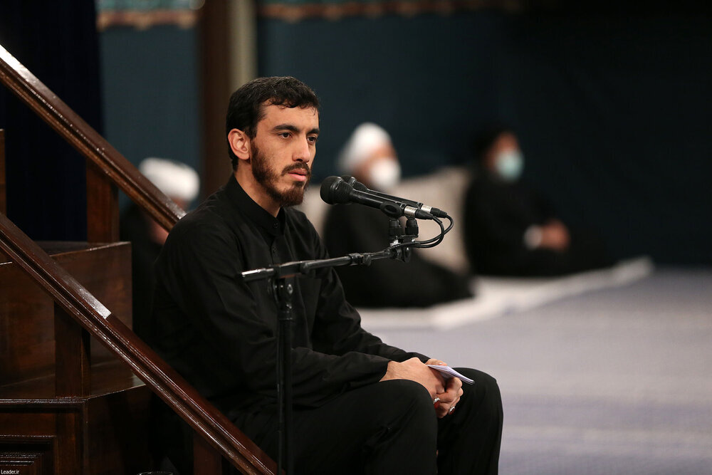 ویدیو | روضه‌خوانی مهدی رسولی در محله نارمک تهران