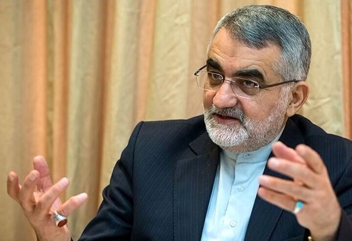 نوێنەری مەجلیسی ئێران: هەرگیز وەلانانی پیتاندنی یۆرانیۆم قبووڵ ناکەین