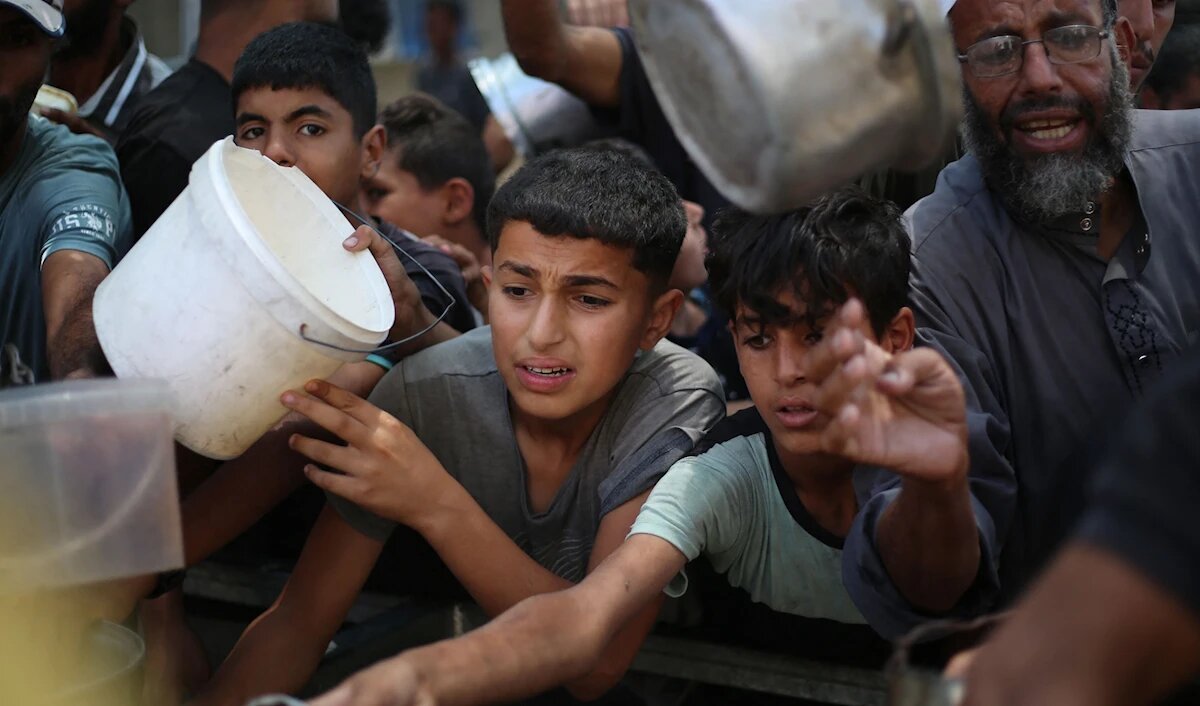 مفاوضات غزة تراوح مكانها... ومجوّعون يستشهدون اختناقاً في «مصائد الموت»