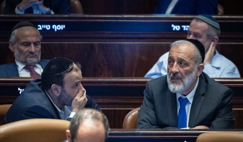 Şas partisi, Netanyahu hükümetinden çekildi